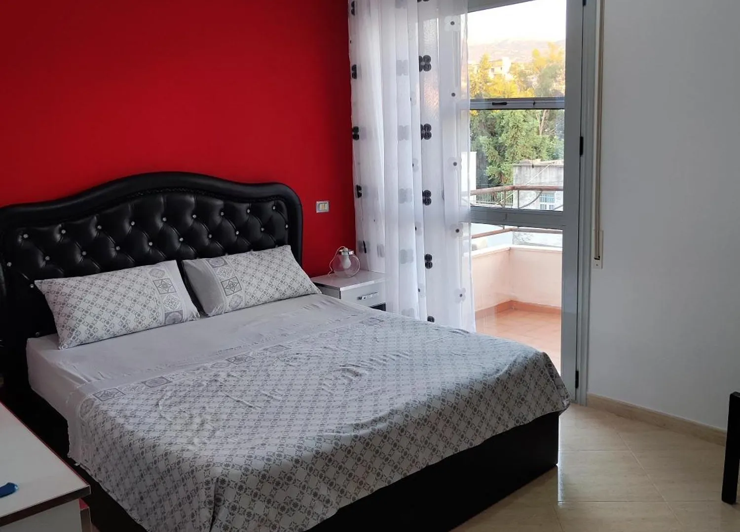 Laura'S Guesthouse Vlore